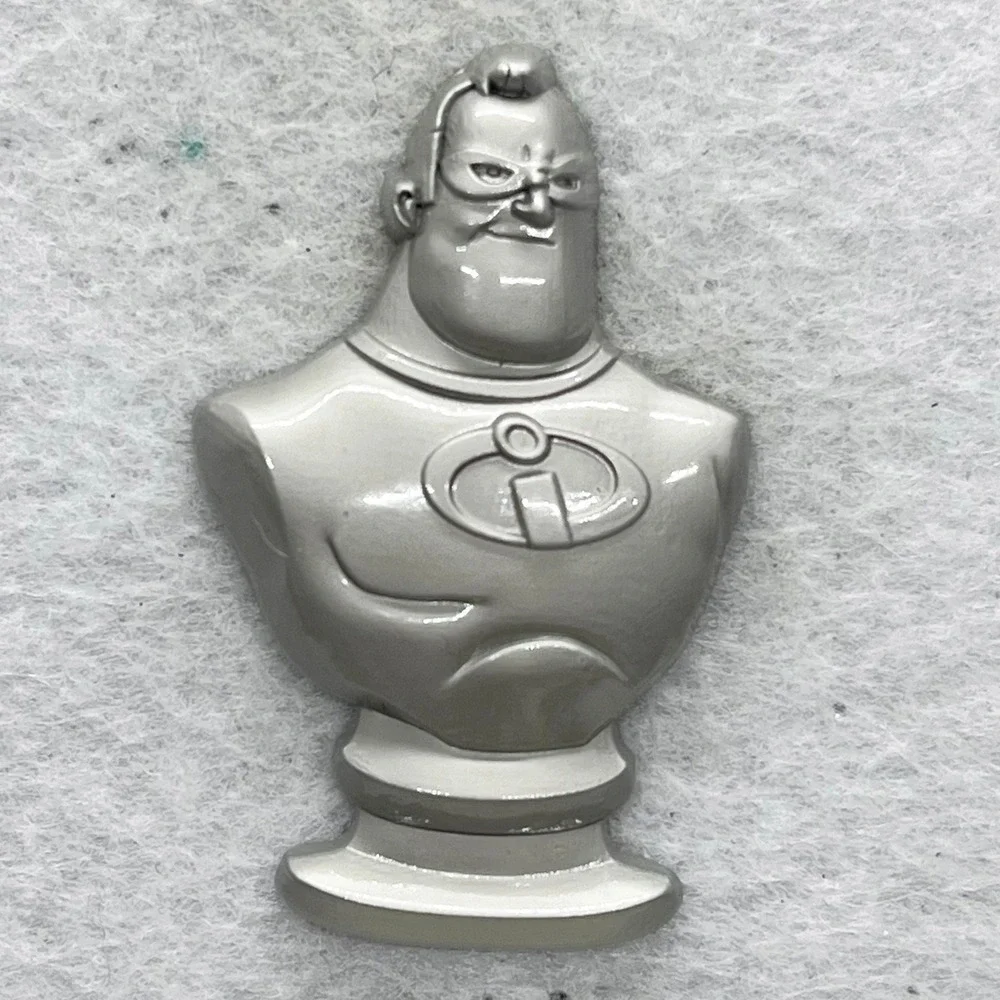 Disney Heroes Vs Villains An Epic Showdown Hall of Busts Mr. Incredible Pin